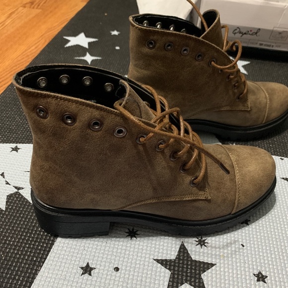 Qupid Ankle Boots - Picture 4 of 4